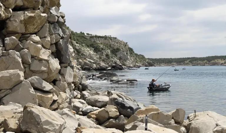 Dicas para pesca em locais rochosos